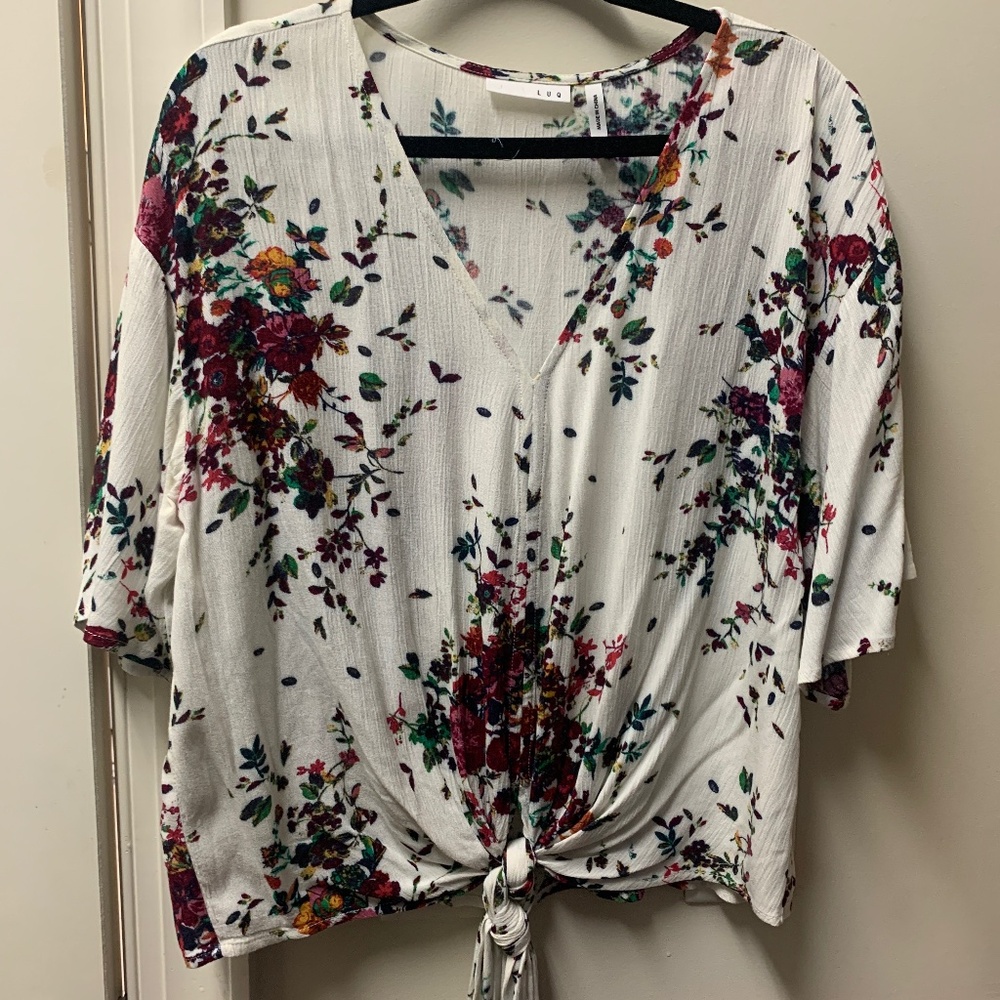 LUQ women’s tie front top, floral
